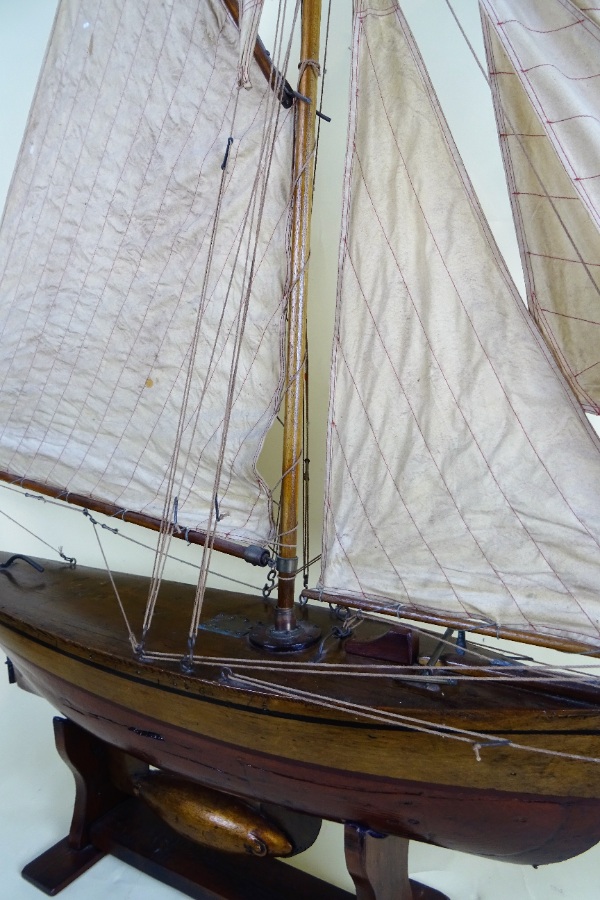 Antique Edwardian Pond Yacht (13).JPG